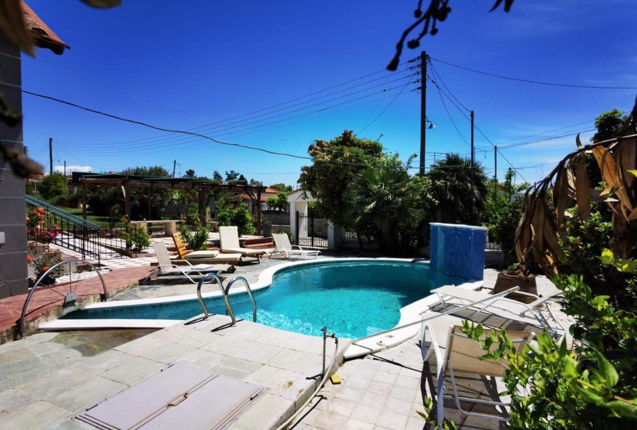 Rural Villa Private Pool, Bbq, Court ,20' Airport Nea Kallikrateia Екстериор снимка