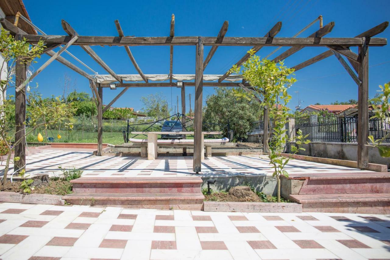Rural Villa Private Pool, Bbq, Court ,20' Airport Nea Kallikrateia Екстериор снимка