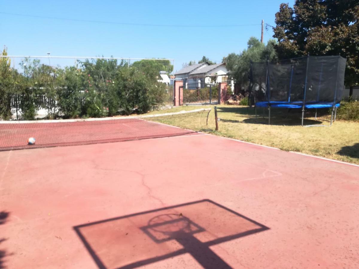 Rural Villa Private Pool, Bbq, Court ,20' Airport Nea Kallikrateia Екстериор снимка